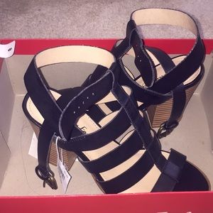 AmericanEagle Wilder Block sandal
